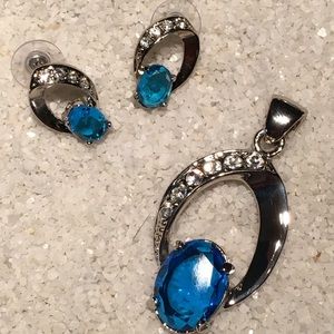 Blue sapphire necklace with matching earrings